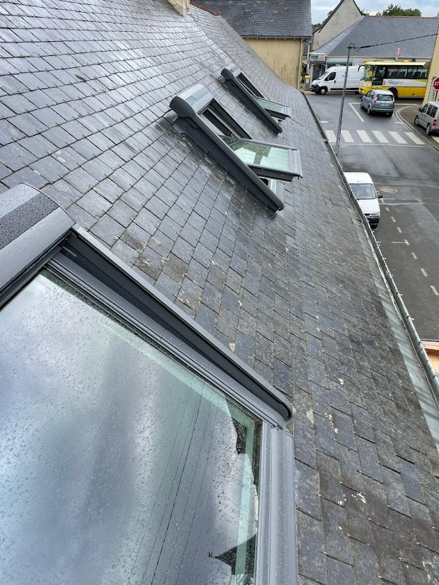Création et pose de Velux à Couffé – Bourgeois Couverture, votre expert local