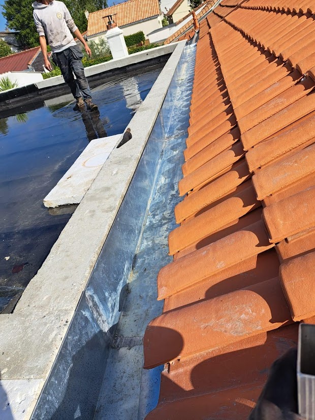 Création et pose d'un chêneau zinc sur Vertou