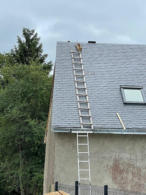 Rénovation d'un ancien corps de ferme & création de velux sur Couffer