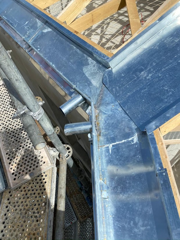 Création de gouttière sur un bâtiment à Saint Herblain